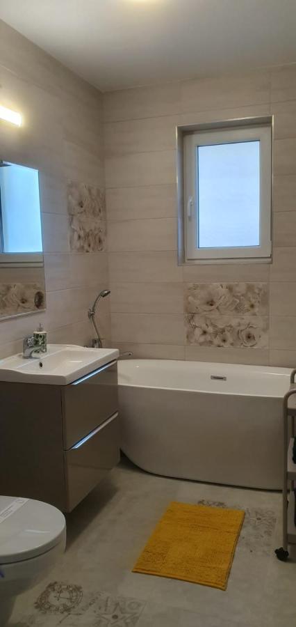Viv Apartments 210 Floreşti エクステリア 写真