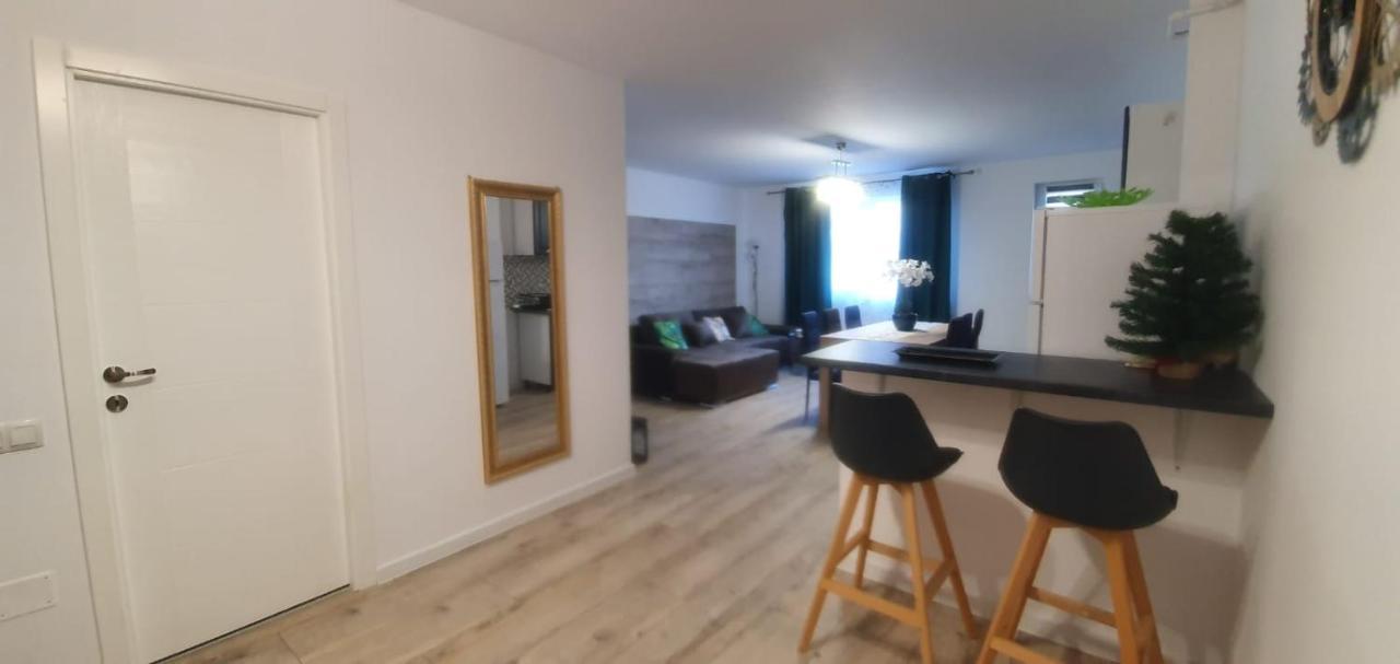 Viv Apartments 210 Floreşti エクステリア 写真