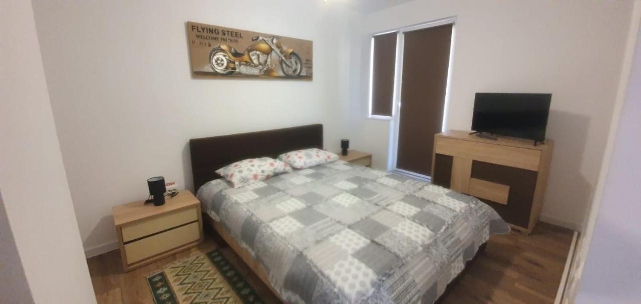 Viv Apartments 210 Floreşti エクステリア 写真