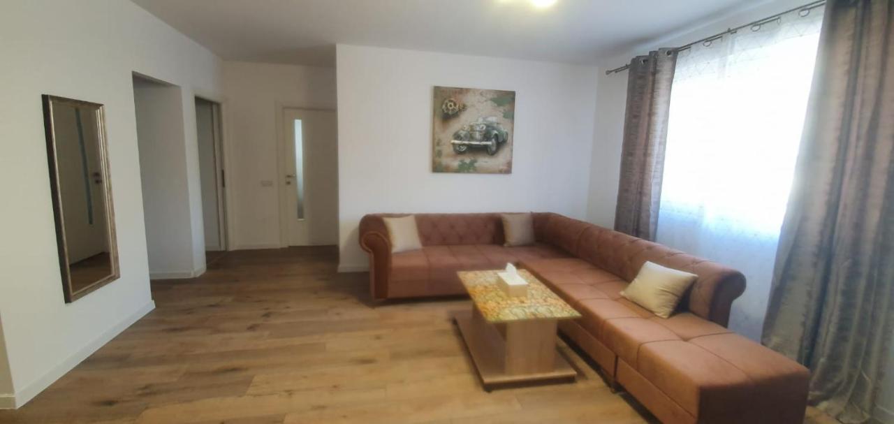 Viv Apartments 210 Floreşti エクステリア 写真
